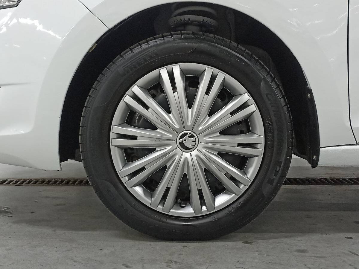 Б/У Шкода Рапид 2018 года. Фото: #17