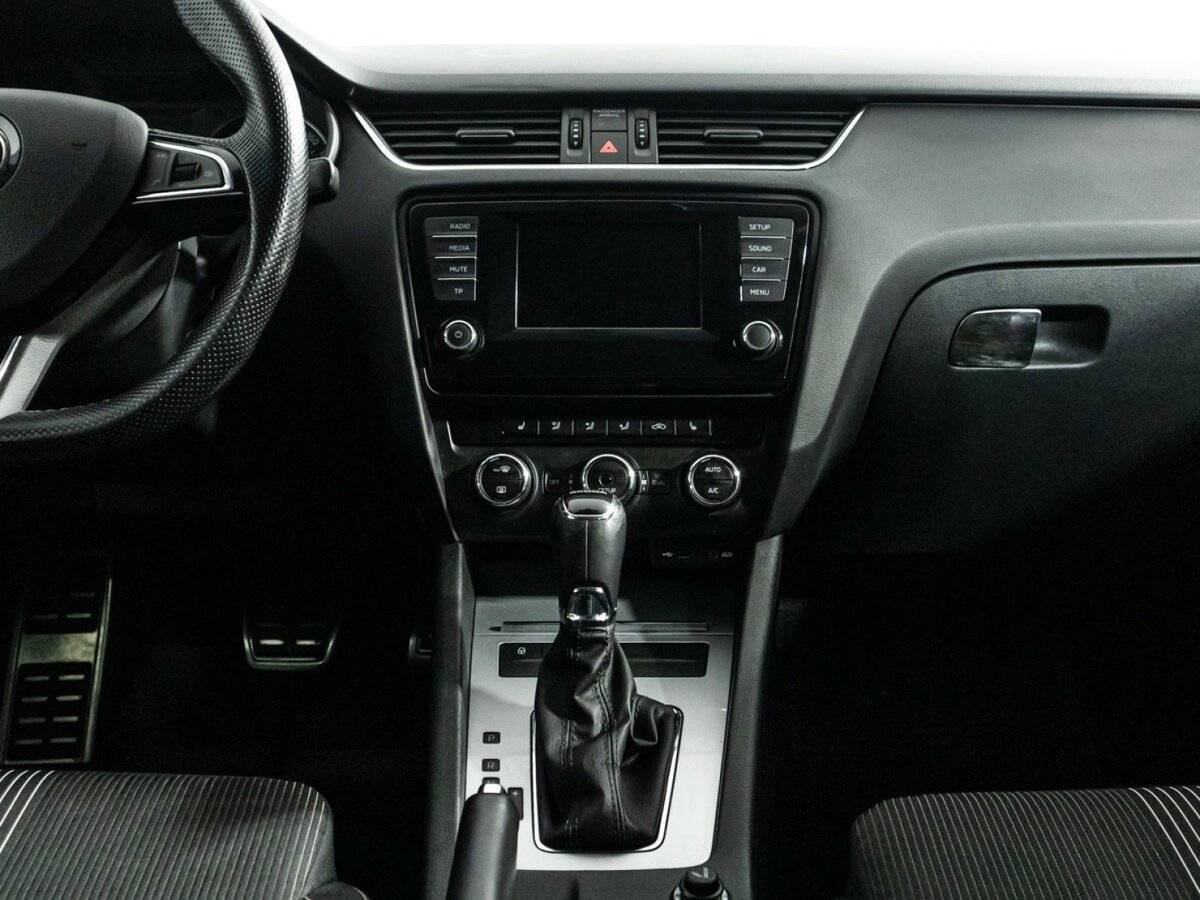 Б/У Шкода Октавия 2013 года. Фото: #13