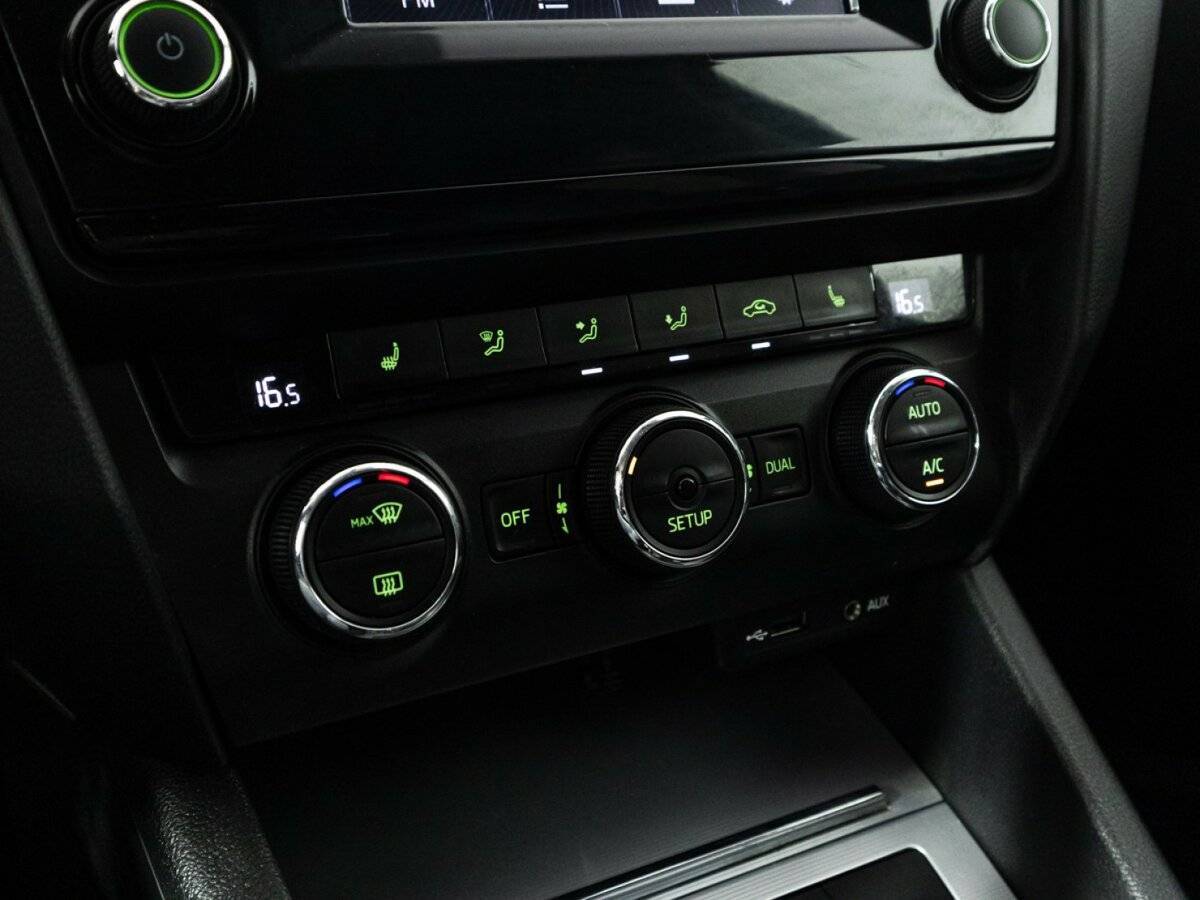 Б/У Шкода Октавия 2013 года. Фото: #15