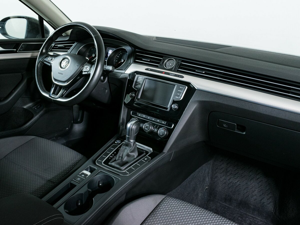 Б/У Фольксваген Пассат 2017 года. Фото: #6