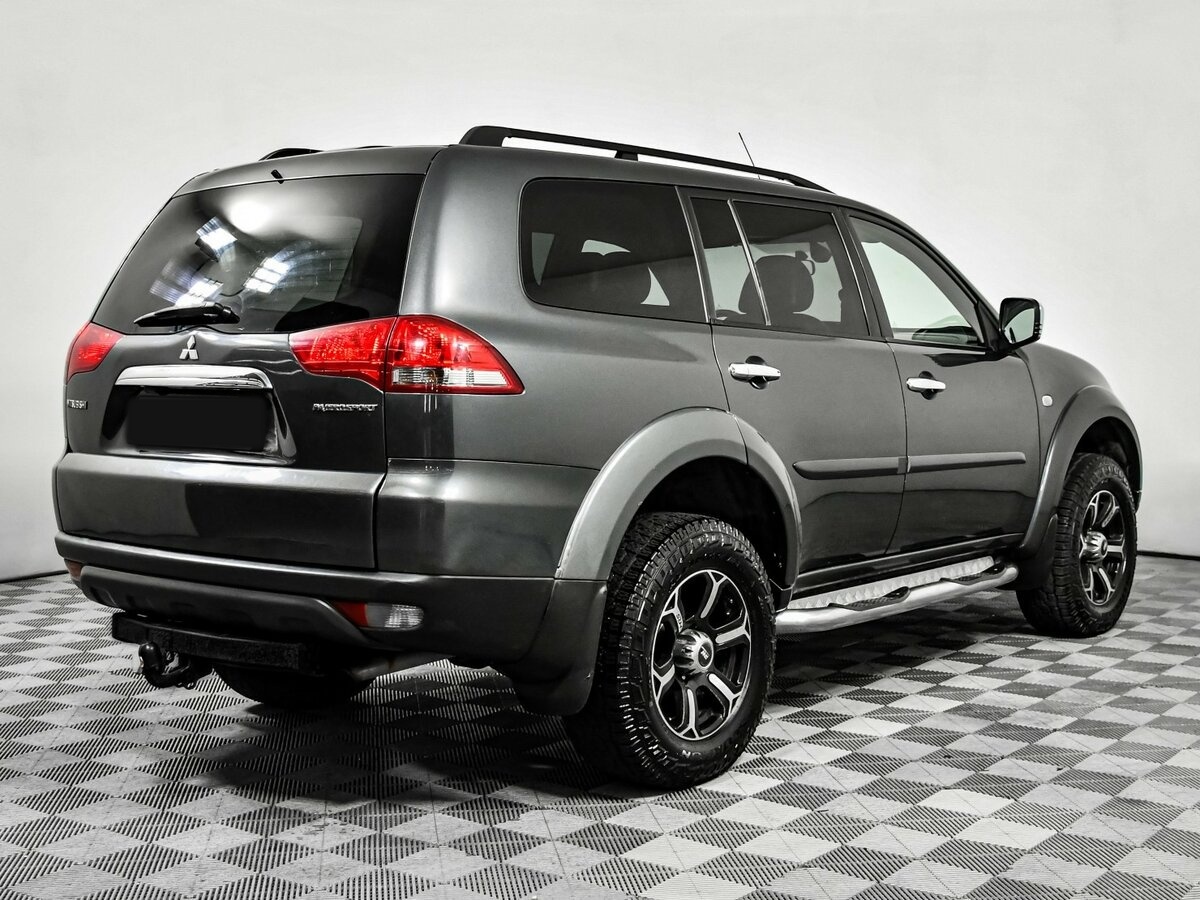 Б/У Митсубиши Паджеро Спорт 2013 года. Фото: #3