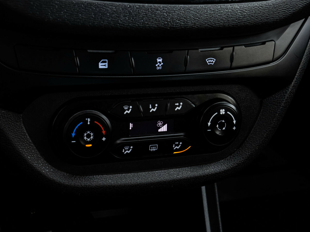 Б/У Лада (ВАЗ) Веста 2018 года. Фото: #10