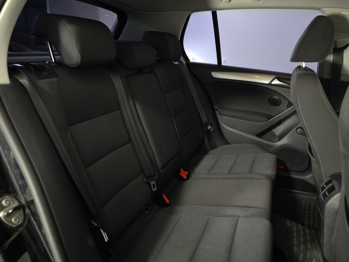 Б/У Фольксваген Гольф 2012 года. Фото: #16