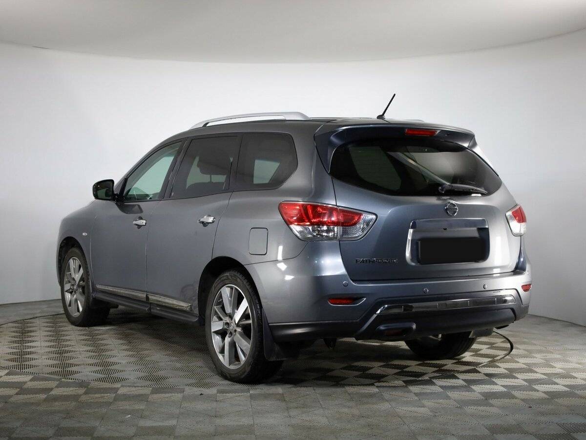 Б/У Ниссан Патфайндер 2014 года. Фото: #2