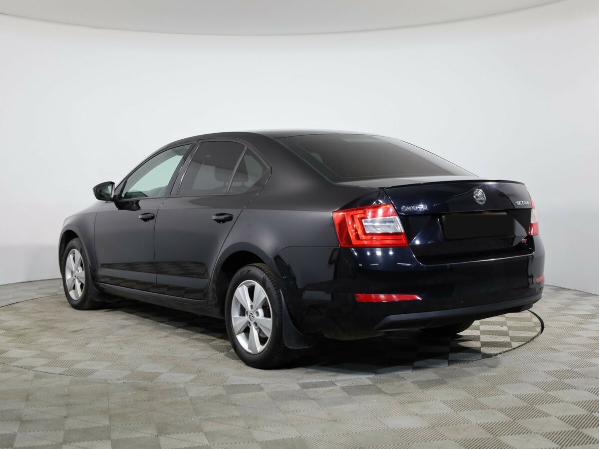 Б/У Шкода Октавия 2013 года. Фото: #2