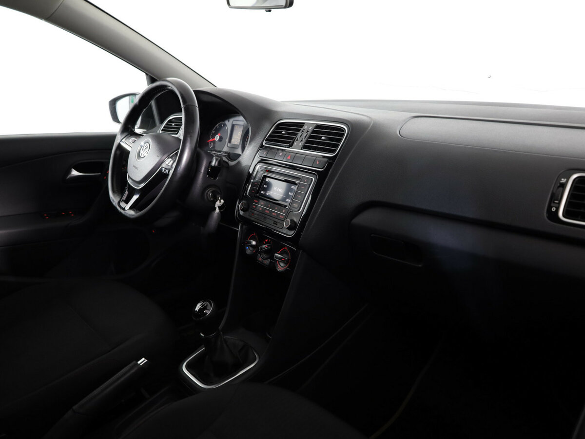 Б/У Фольксваген Поло 2017 года. Фото: #9