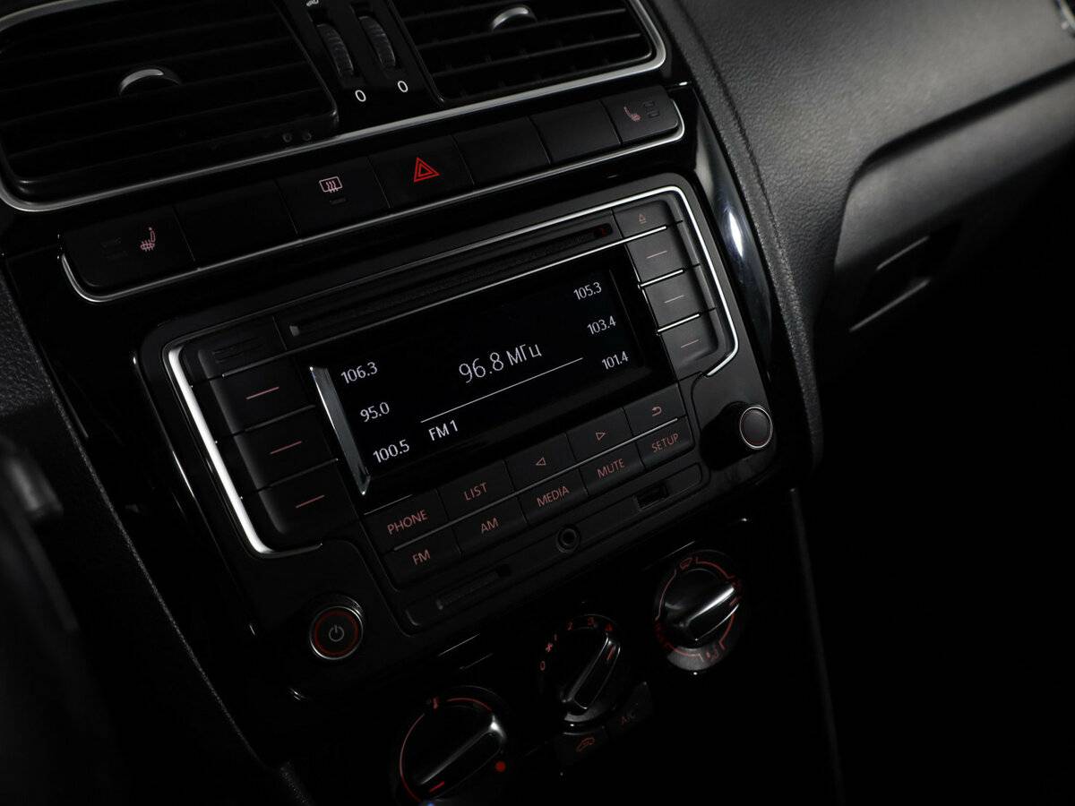 Б/У Фольксваген Поло 2017 года. Фото: #13