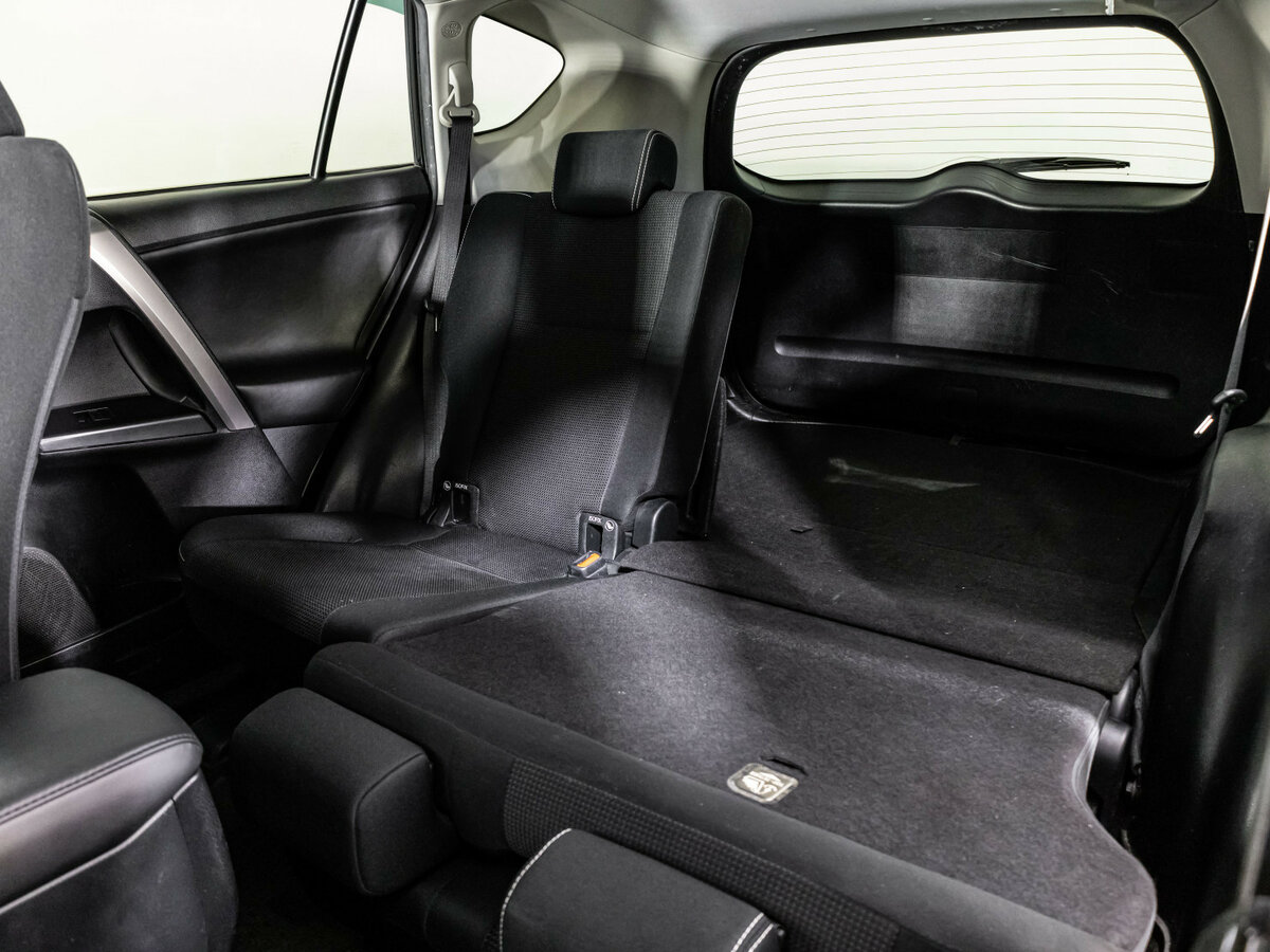 Б/У Тойота Рав4 2016 года. Фото: #13