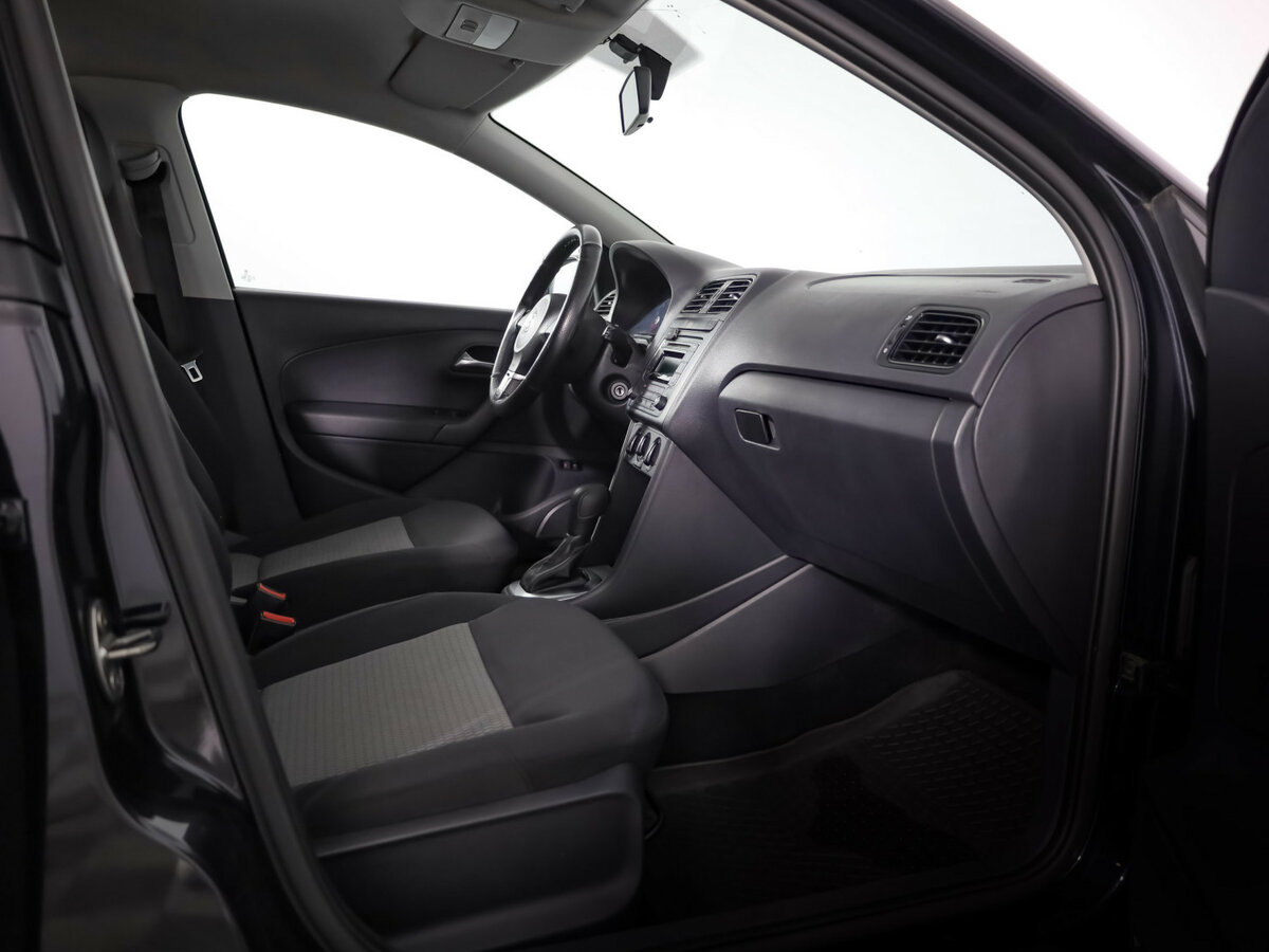 Б/У Фольксваген Поло 2013 года. Фото: #14