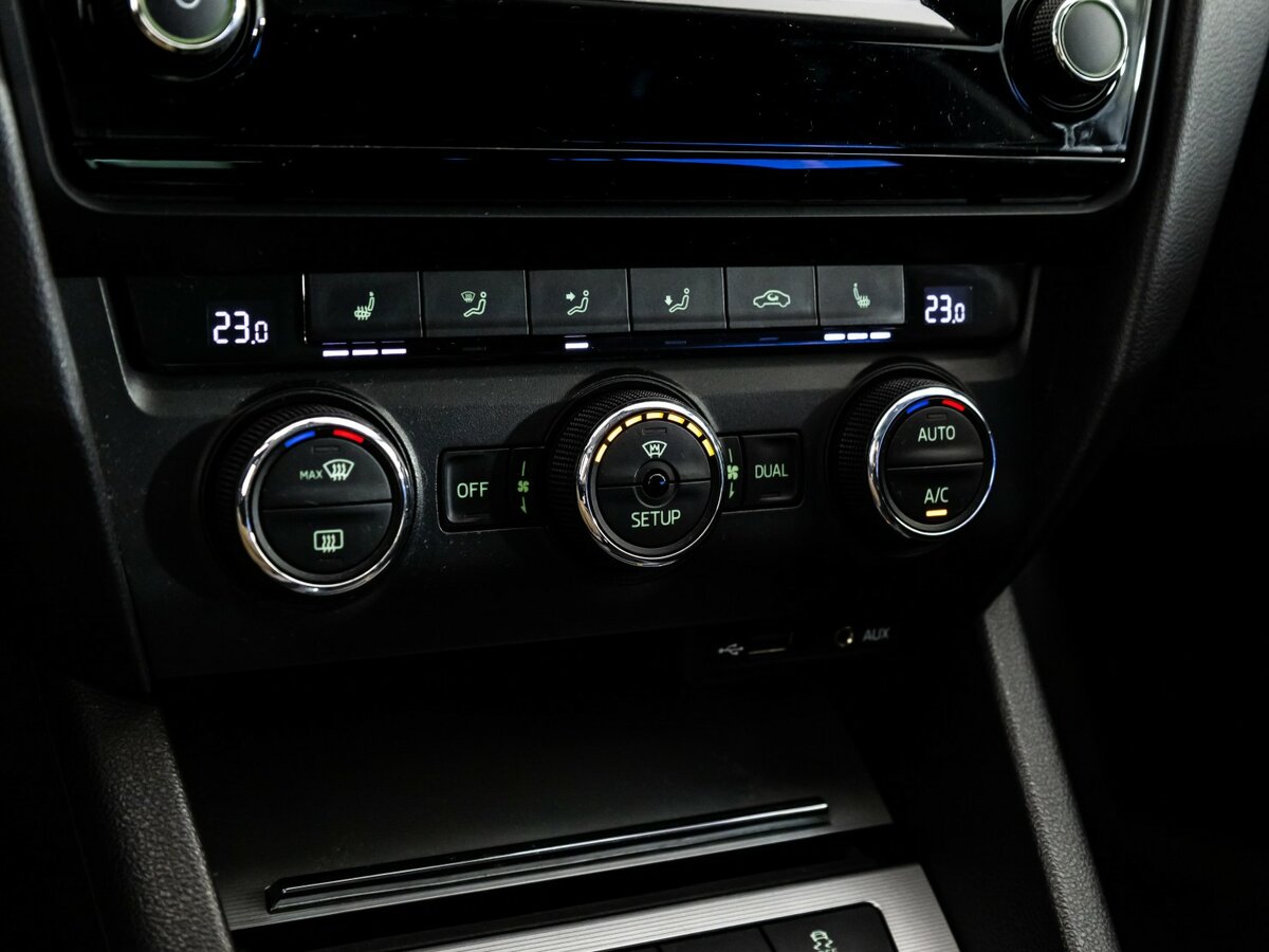 Б/У Шкода Октавия 2014 года. Фото: #10