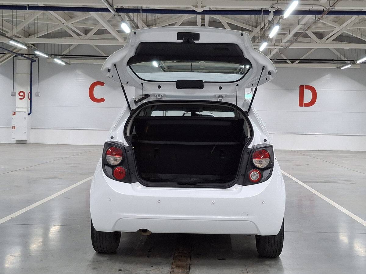 Б/У Шевроле Авео 2015 года. Фото: #8