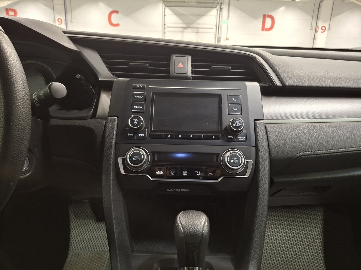 Б/У Хонда Цивик 2016 года. Фото: #14