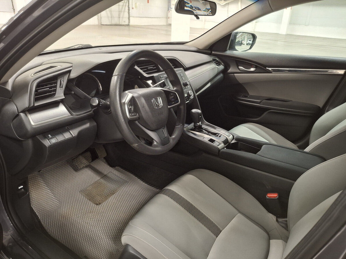 Б/У Хонда Цивик 2016 года. Фото: #15