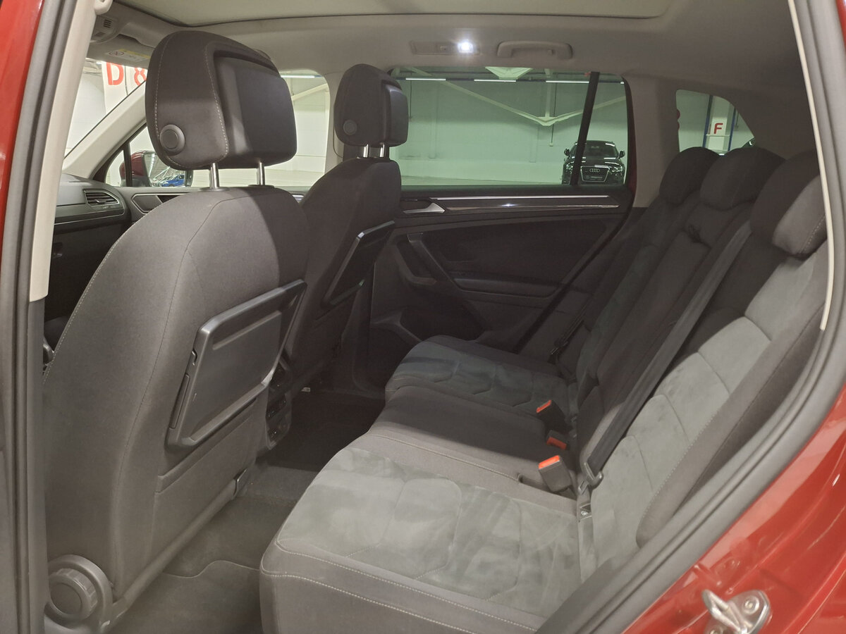 Б/У Фольксваген Тигуан 2018 года. Фото: #11