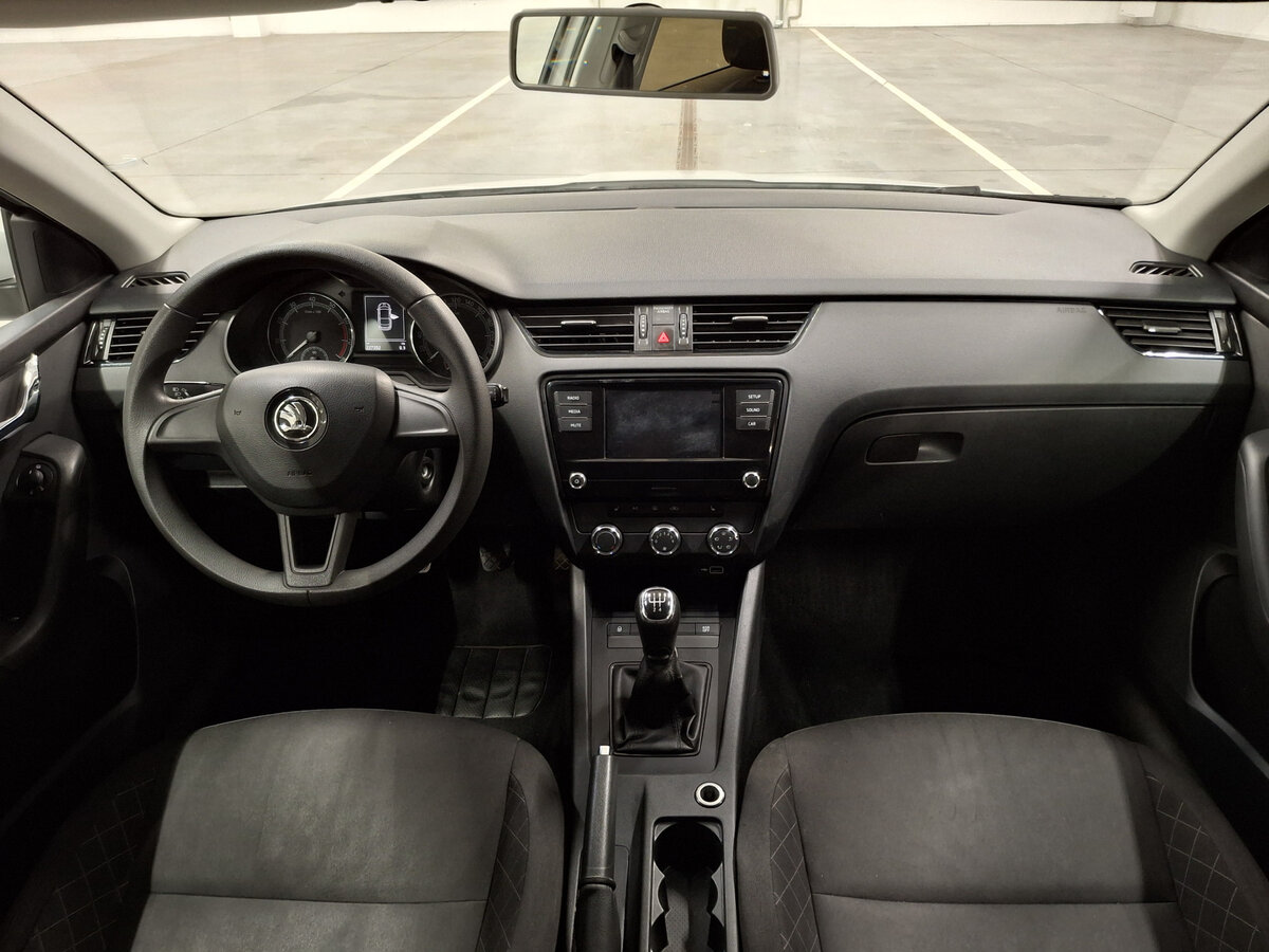 Б/У Шкода Октавия 2018 года. Фото: #13