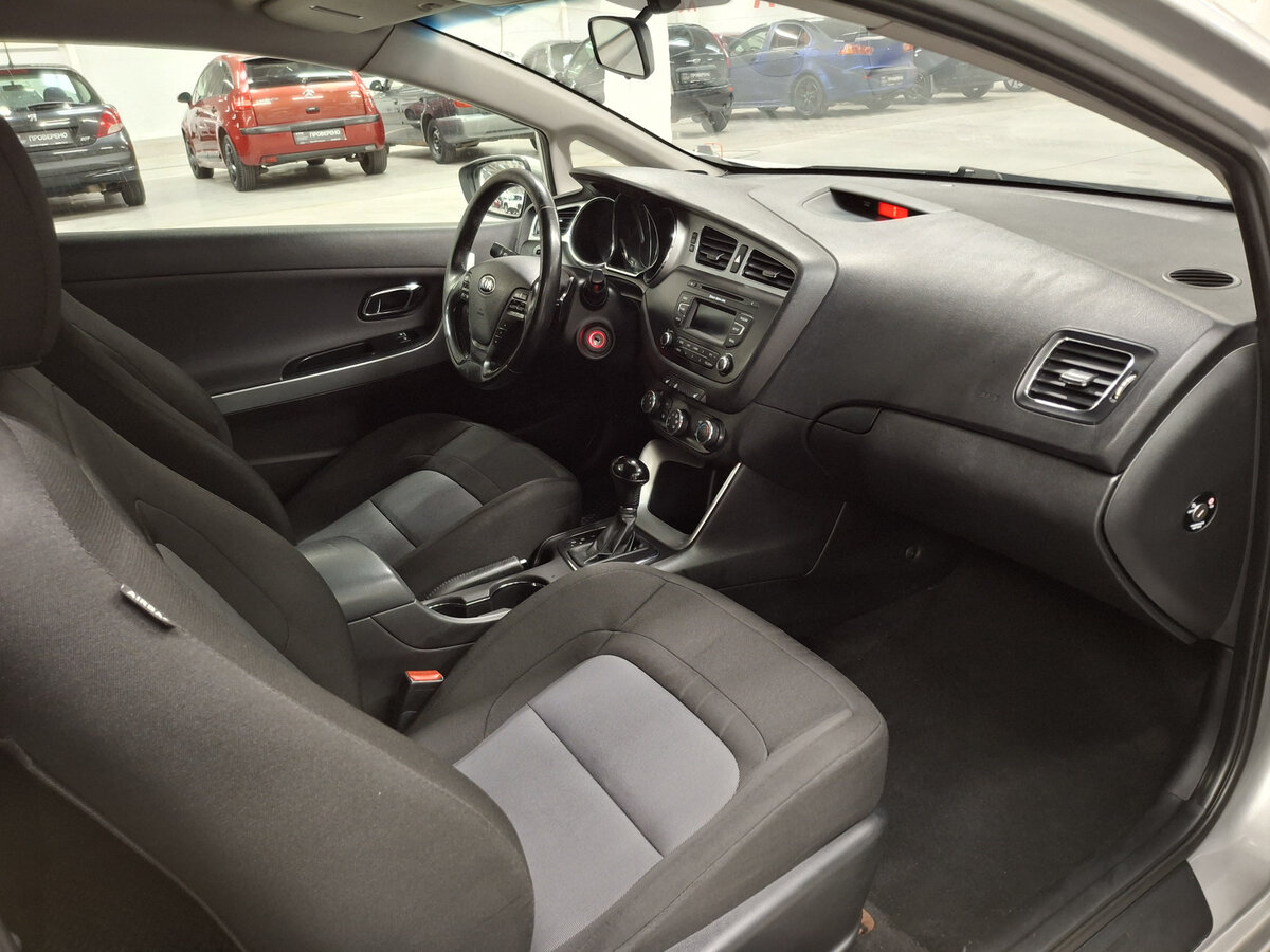 Б/У Киа Сид 2013 года. Фото: #10