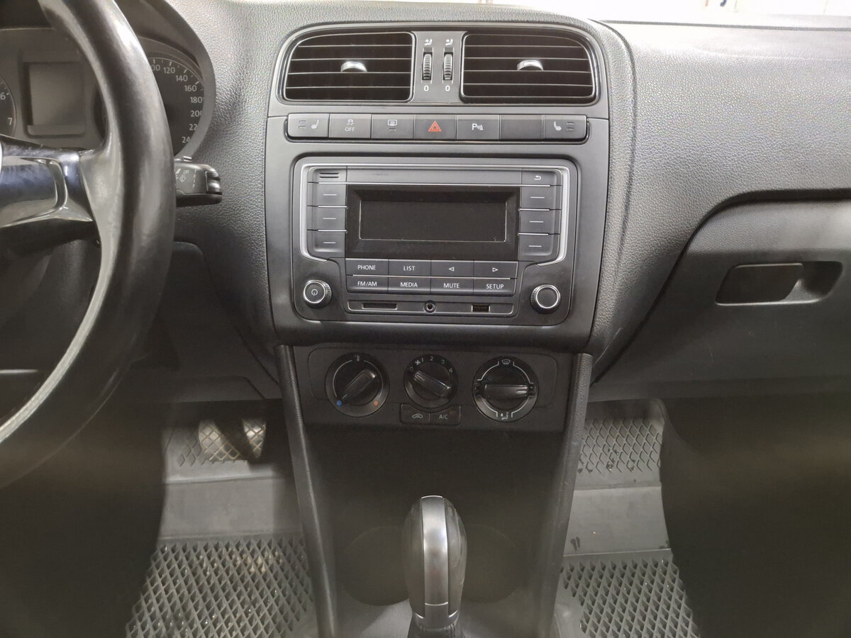 Б/У Фольксваген Поло 2016 года. Фото: #14