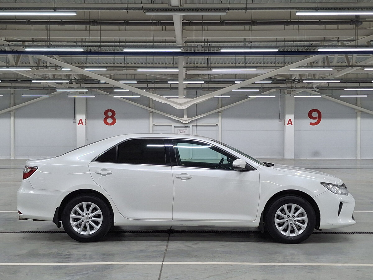 Б/У Тойота Камри 2015 года. Фото: #3