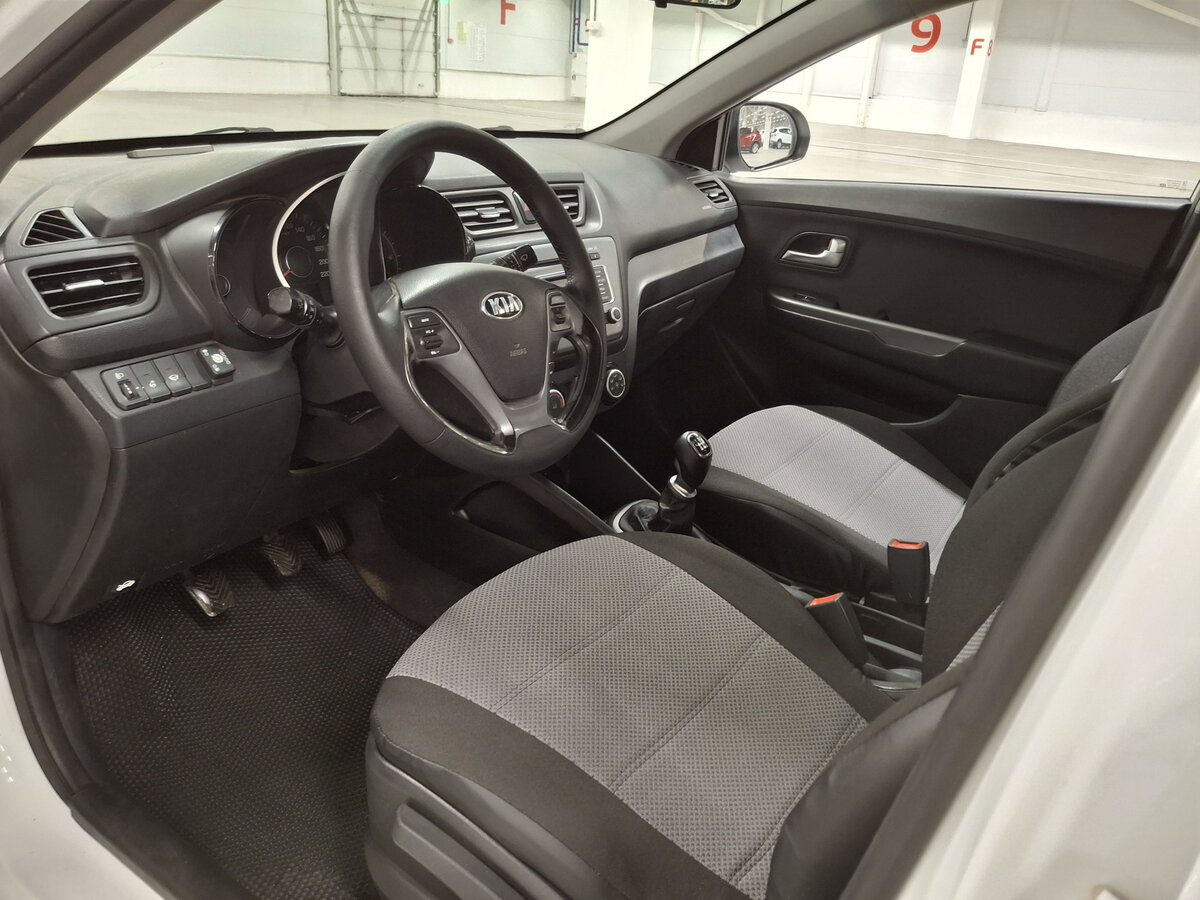 Б/У Киа Рио 2015 года. Фото: #14