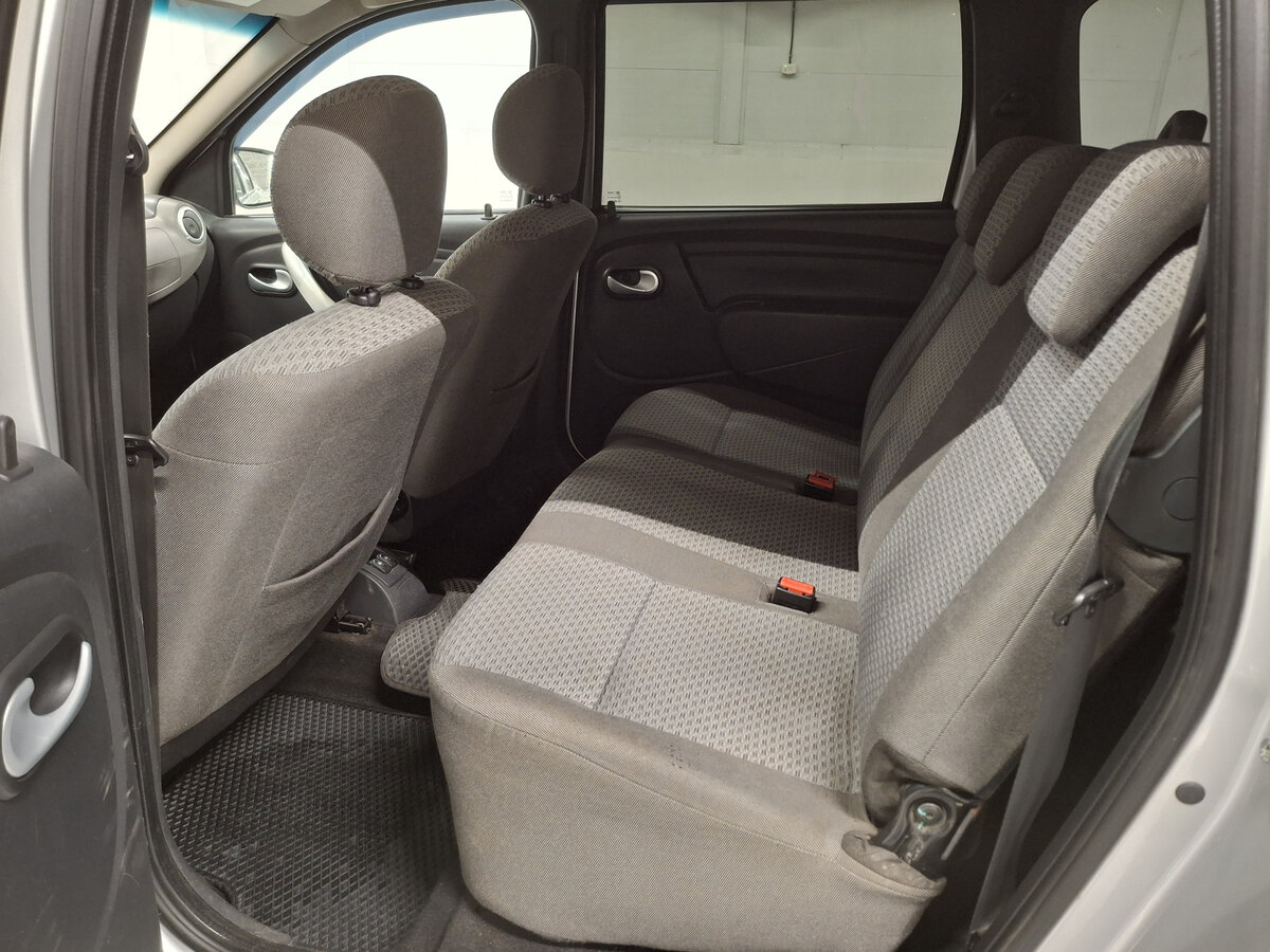 Б/У Лада (ВАЗ) Ларгус 2013 года. Фото: #11