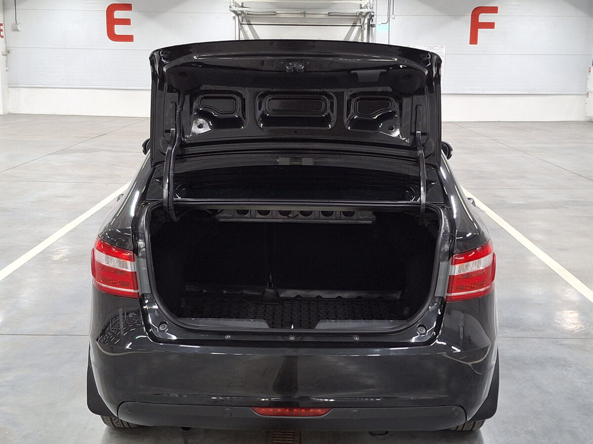 Б/У Лада (ВАЗ) Веста 2018 года. Фото: #9