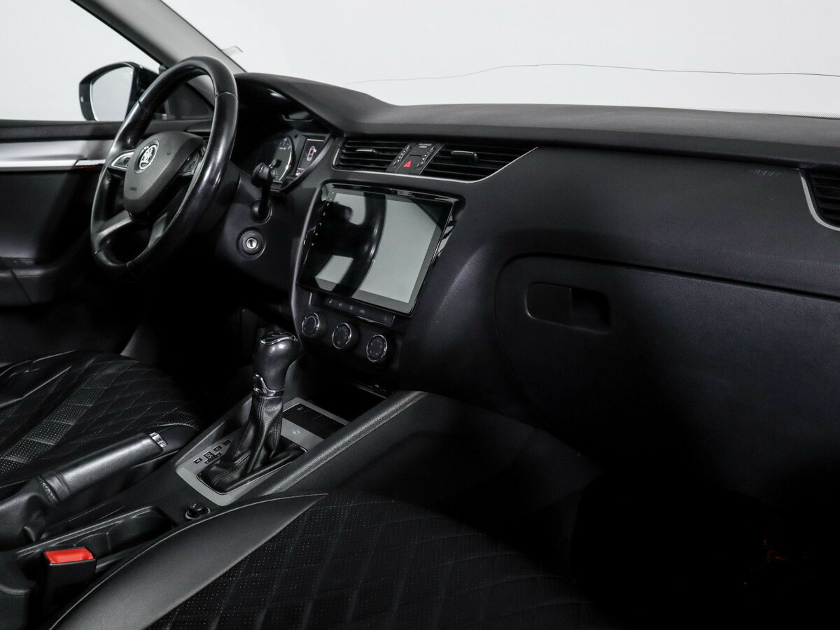 Б/У Шкода Октавия 2013 года. Фото: #6