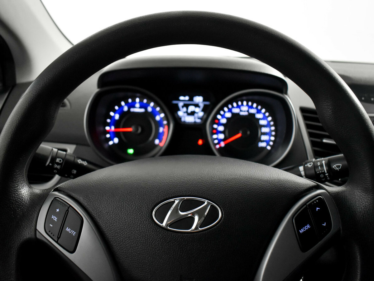 Б/У Хендай Елантра 2015 года. Фото: #15