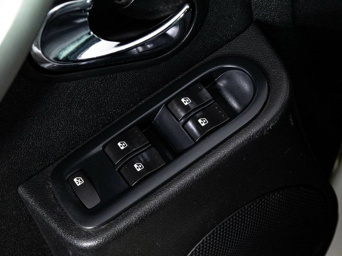 Б/У Ниссан Террано 2014 года. Фото: #10