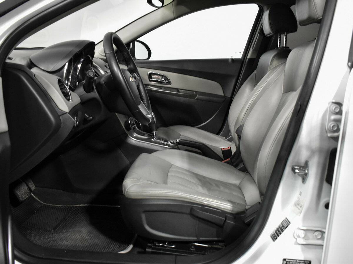 Б/У Шевроле Круз 2013 года. Фото: #7