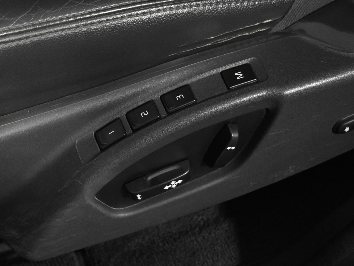 Б/У Вольво ИксЦ60 2015 года. Фото: #7