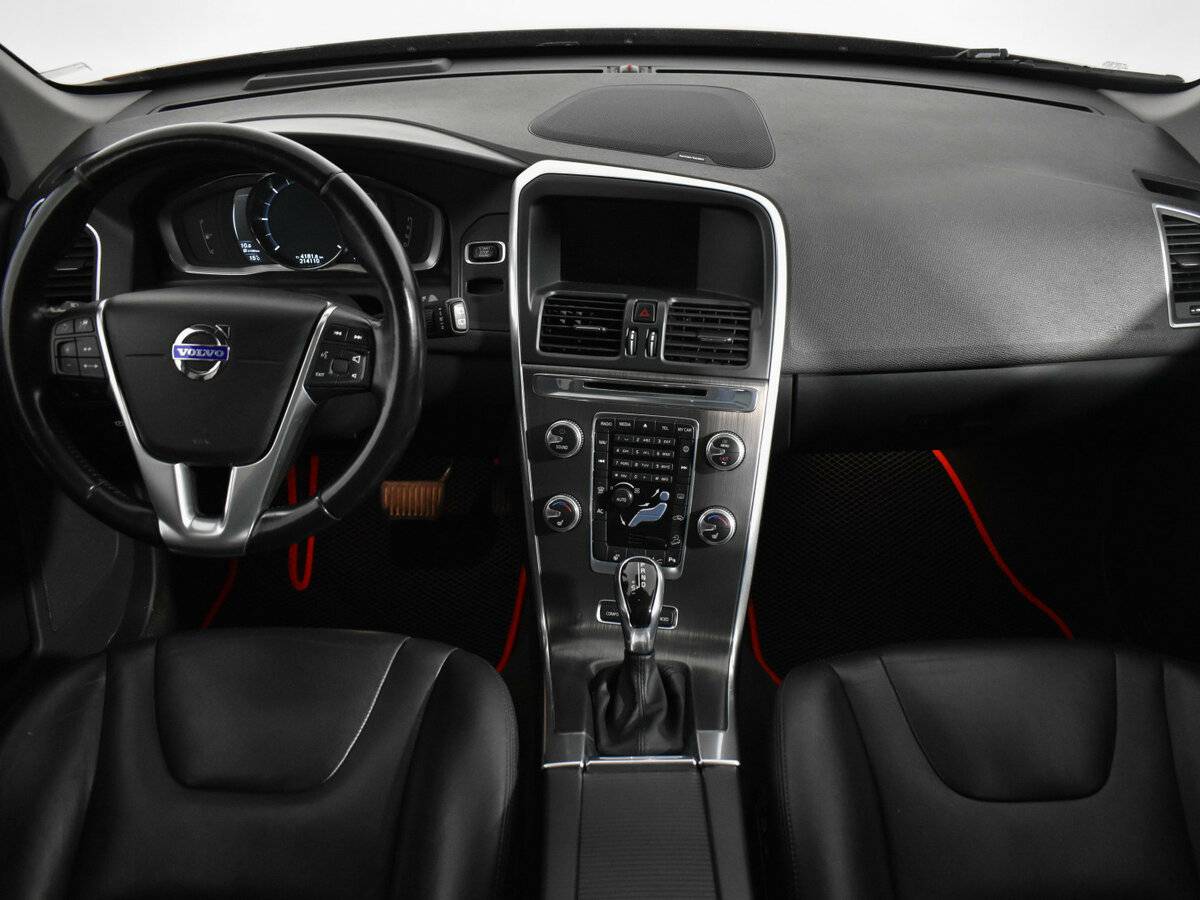 Б/У Вольво ИксЦ60 2015 года. Фото: #12