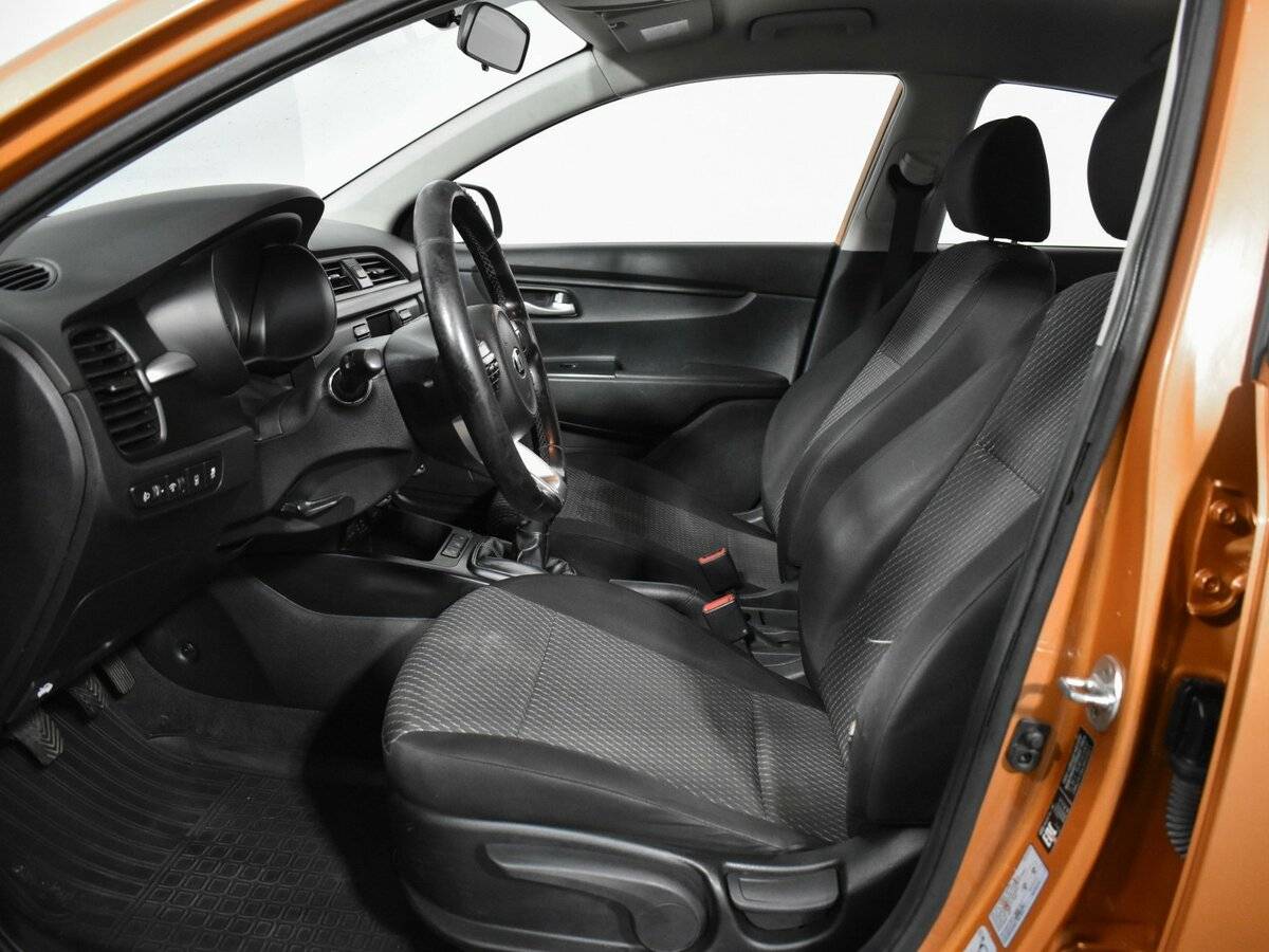 Б/У Киа Рио 2017 года. Фото: #9