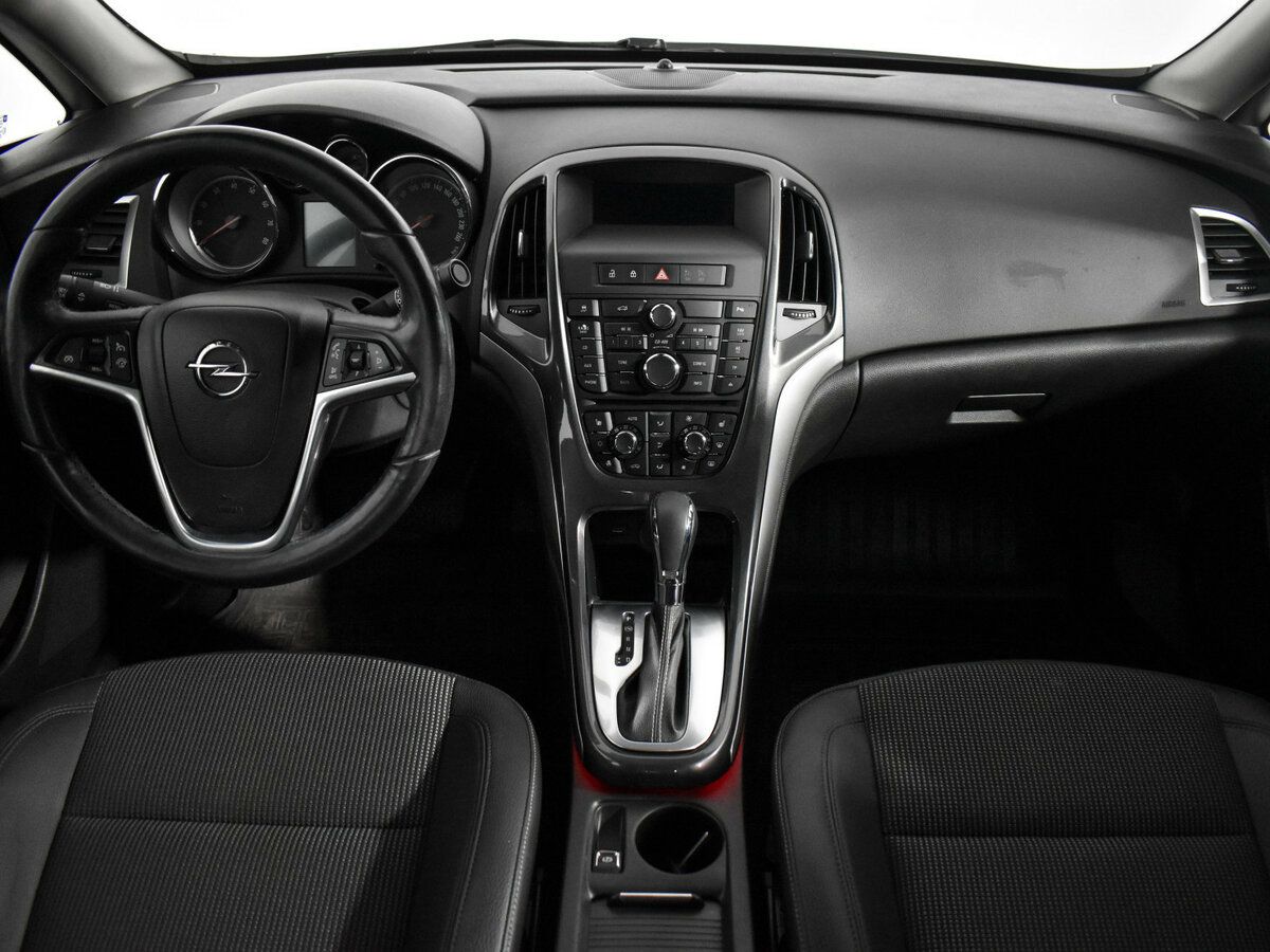 Б/У Опель Астра 2013 года. Фото: #9