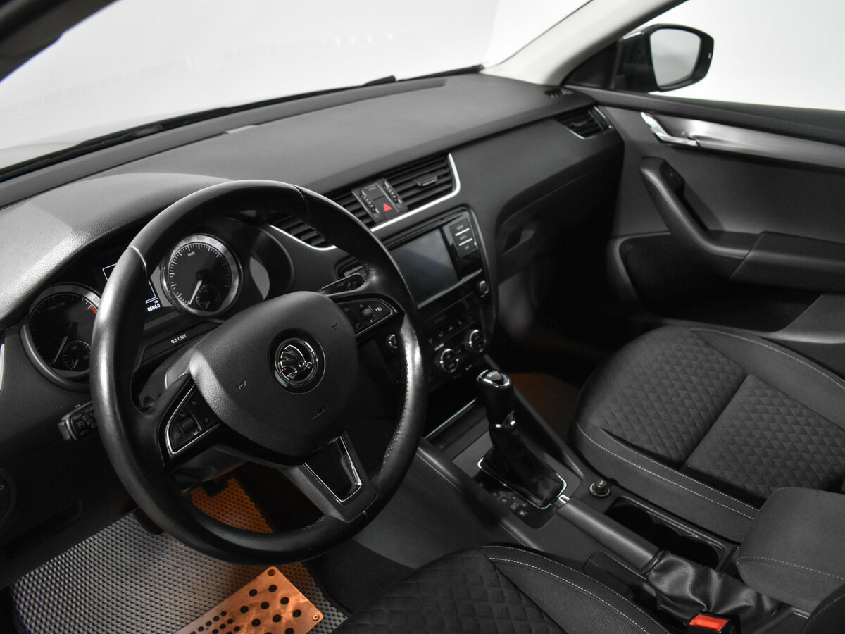 Б/У Шкода Октавия 2017 года. Фото: #8