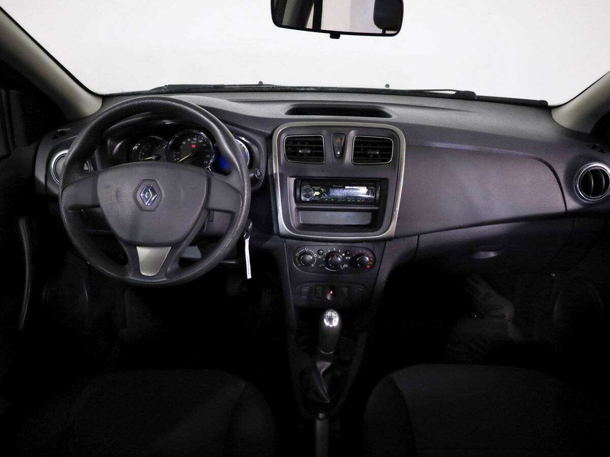 Б/У Рено Логан 2015 года. Фото: #8