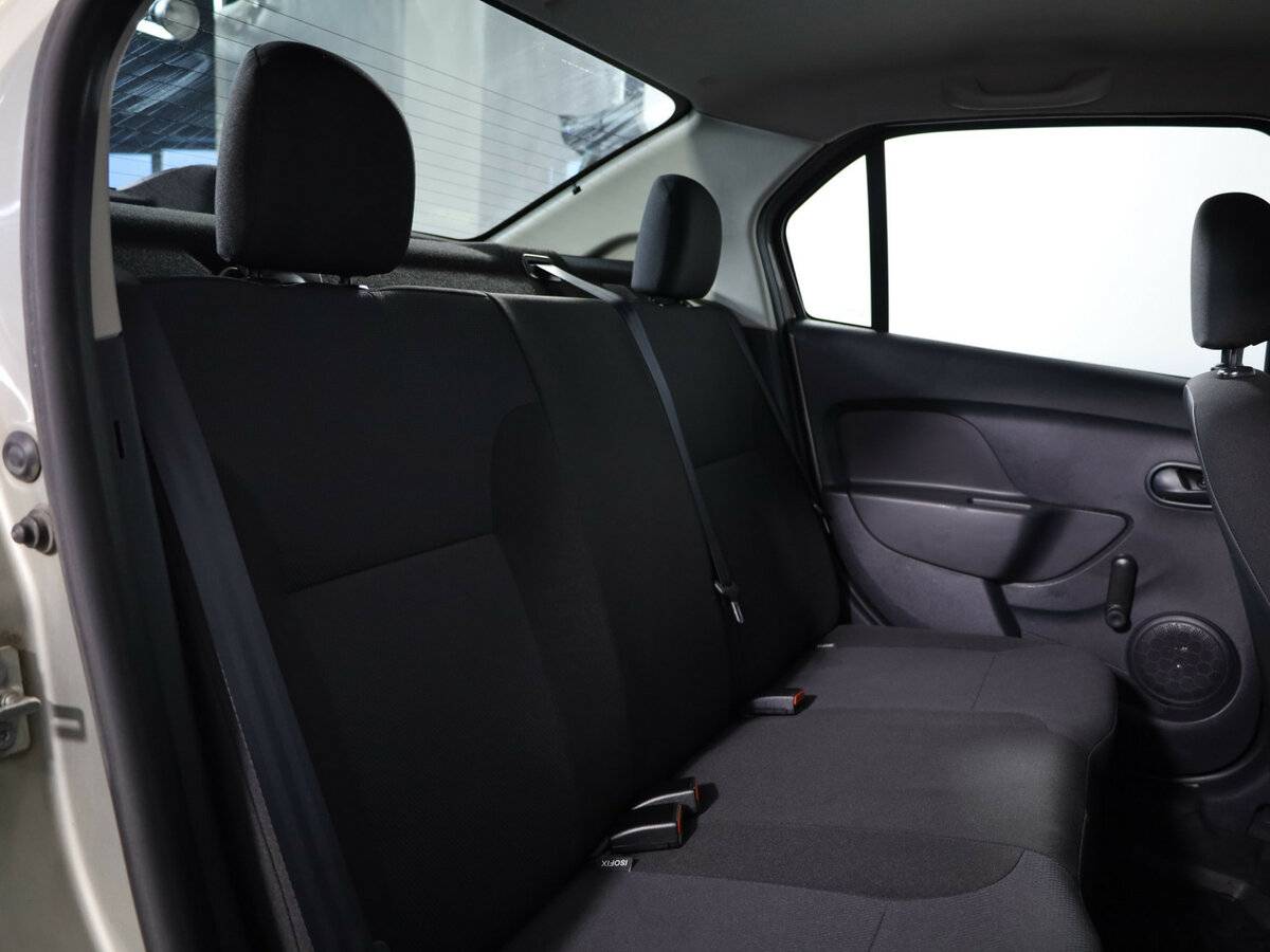 Б/У Рено Логан 2015 года. Фото: #12