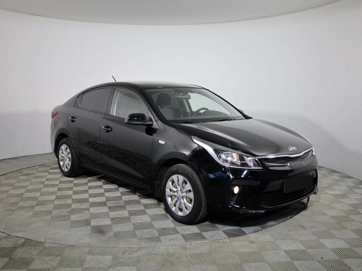 Б/У Киа Рио 2017 года. Фото: #2