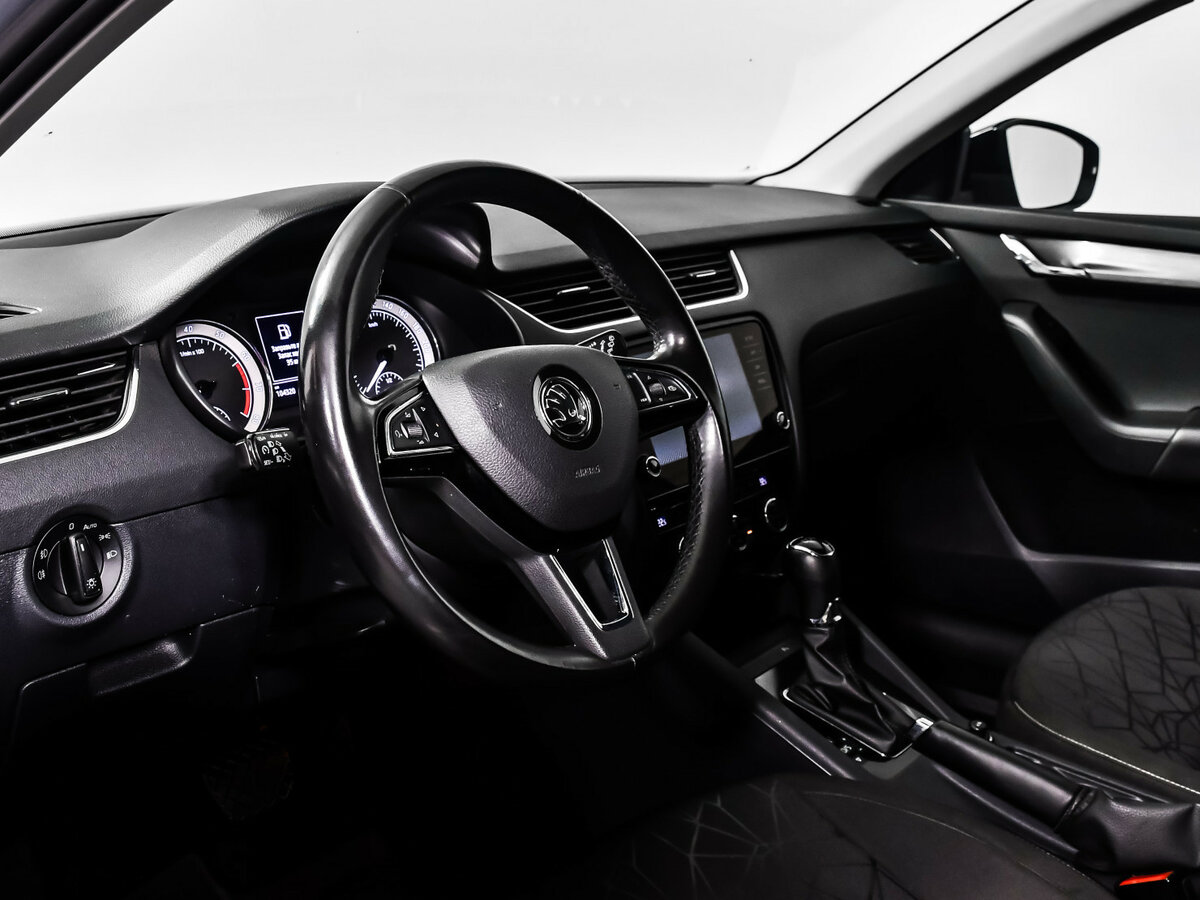 Б/У Шкода Октавия 2020 года. Фото: #10