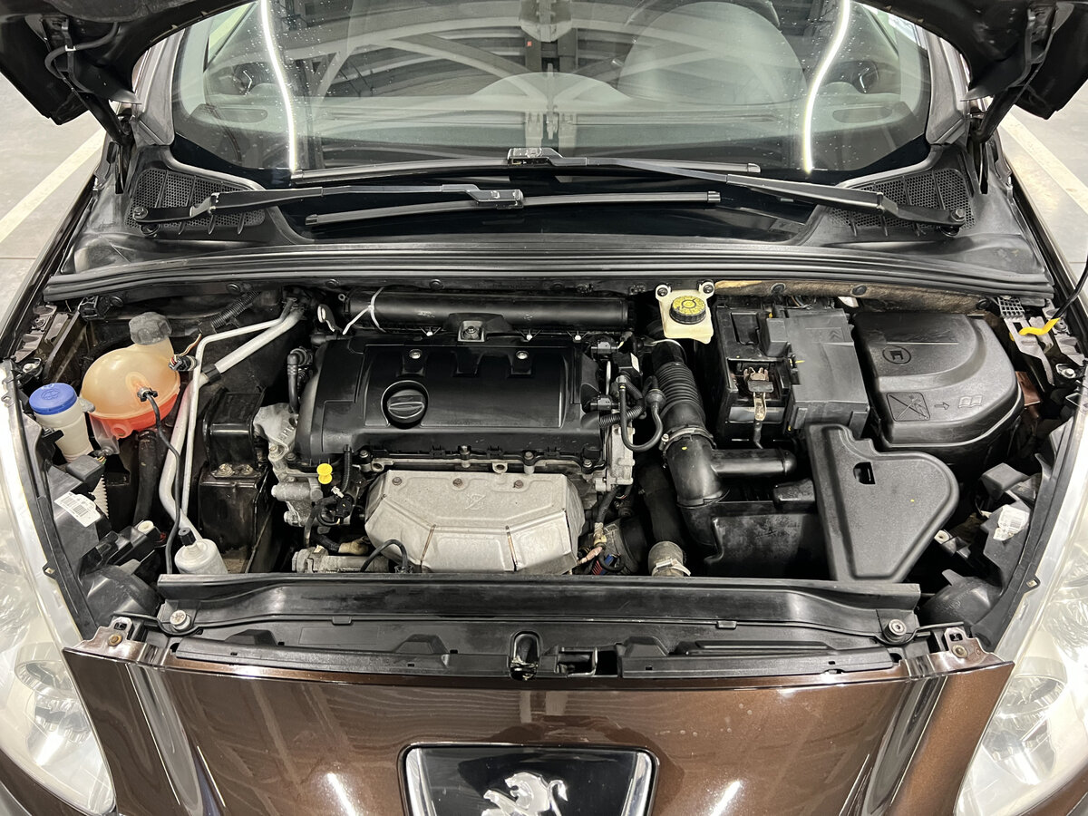 Б/У Пежо 308 2012 года. Фото: #8