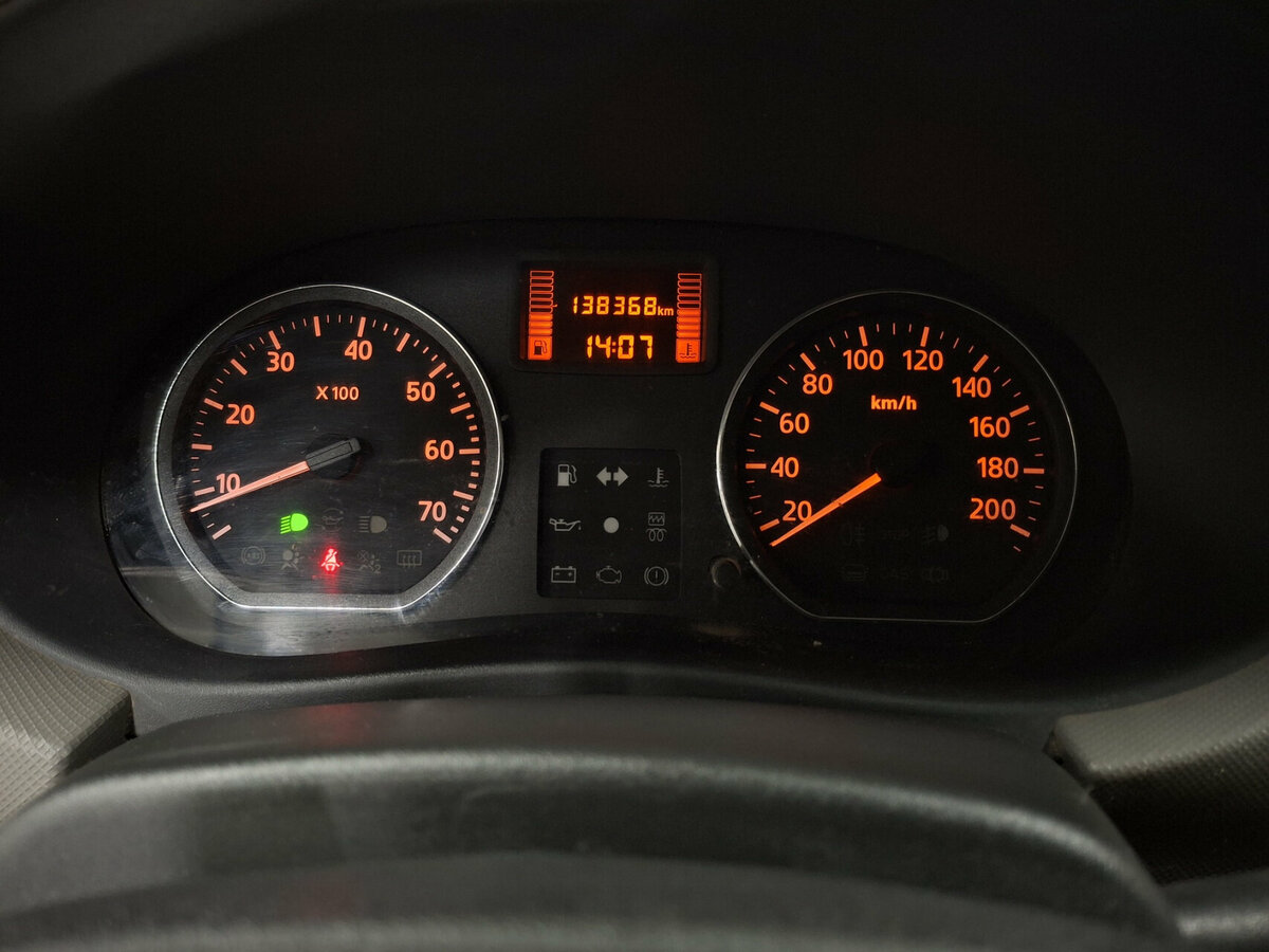 Б/У Рено Сандеро 2014 года. Фото: #12