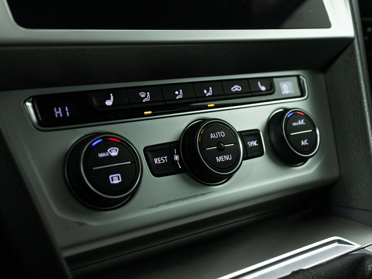 Б/У Фольксваген Пассат 2017 года. Фото: #15