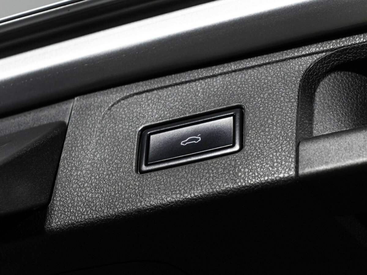 Б/У Фольксваген Пассат 2017 года. Фото: #22