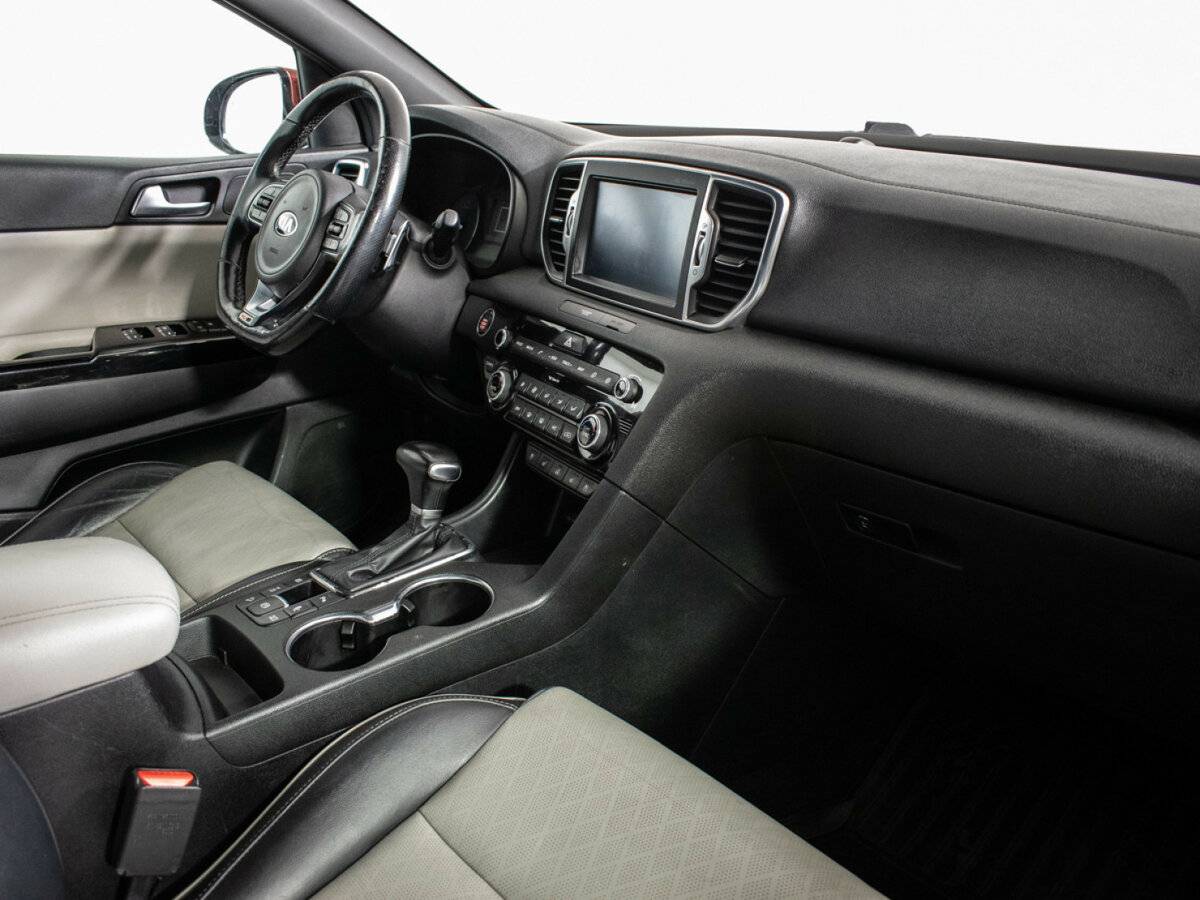 Б/У Киа Спортейдж 2016 года. Фото: #8