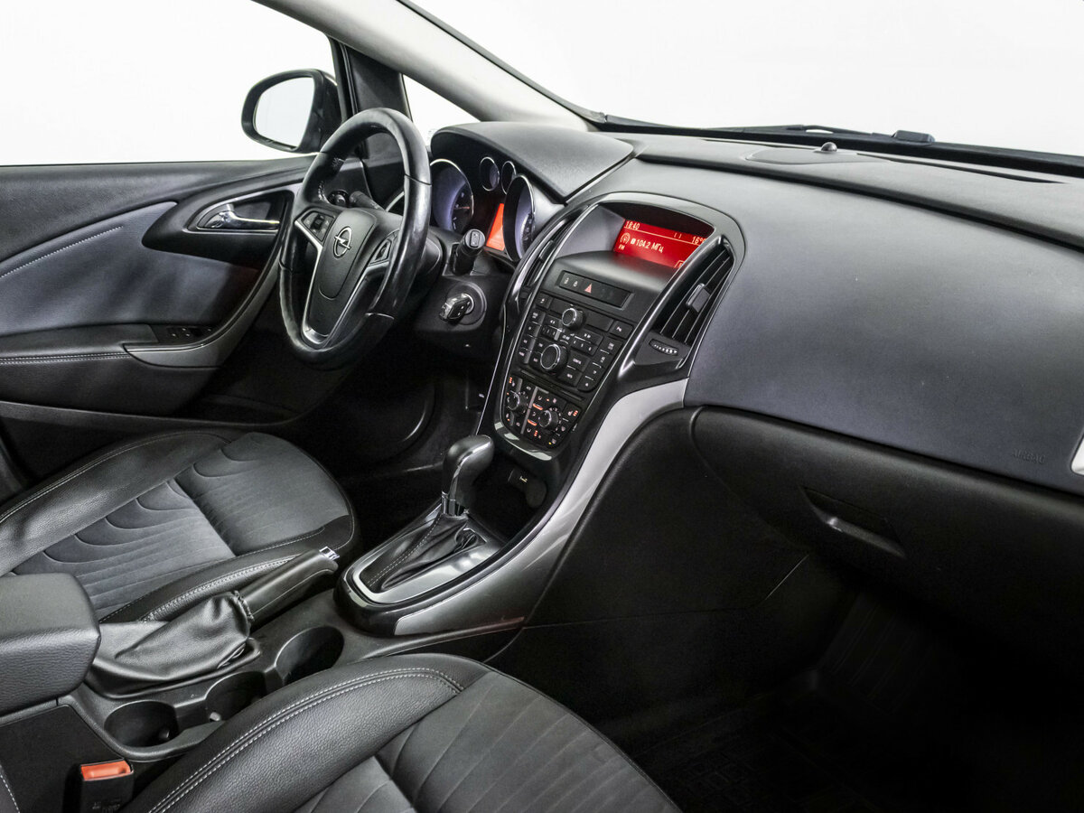 Б/У Опель Астра 2013 года. Фото: #8