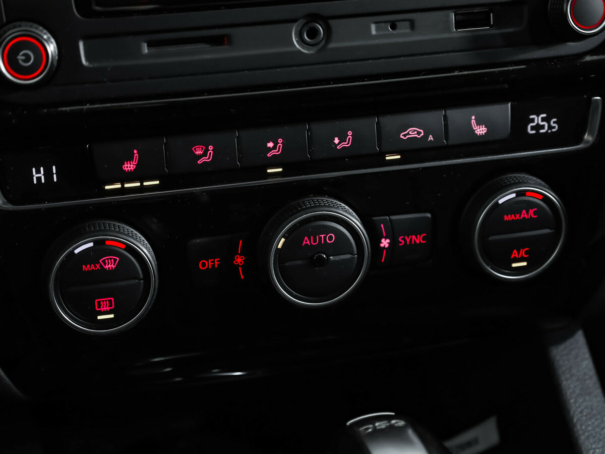 Б/У Фольксваген Джетта 2017 года. Фото: #16