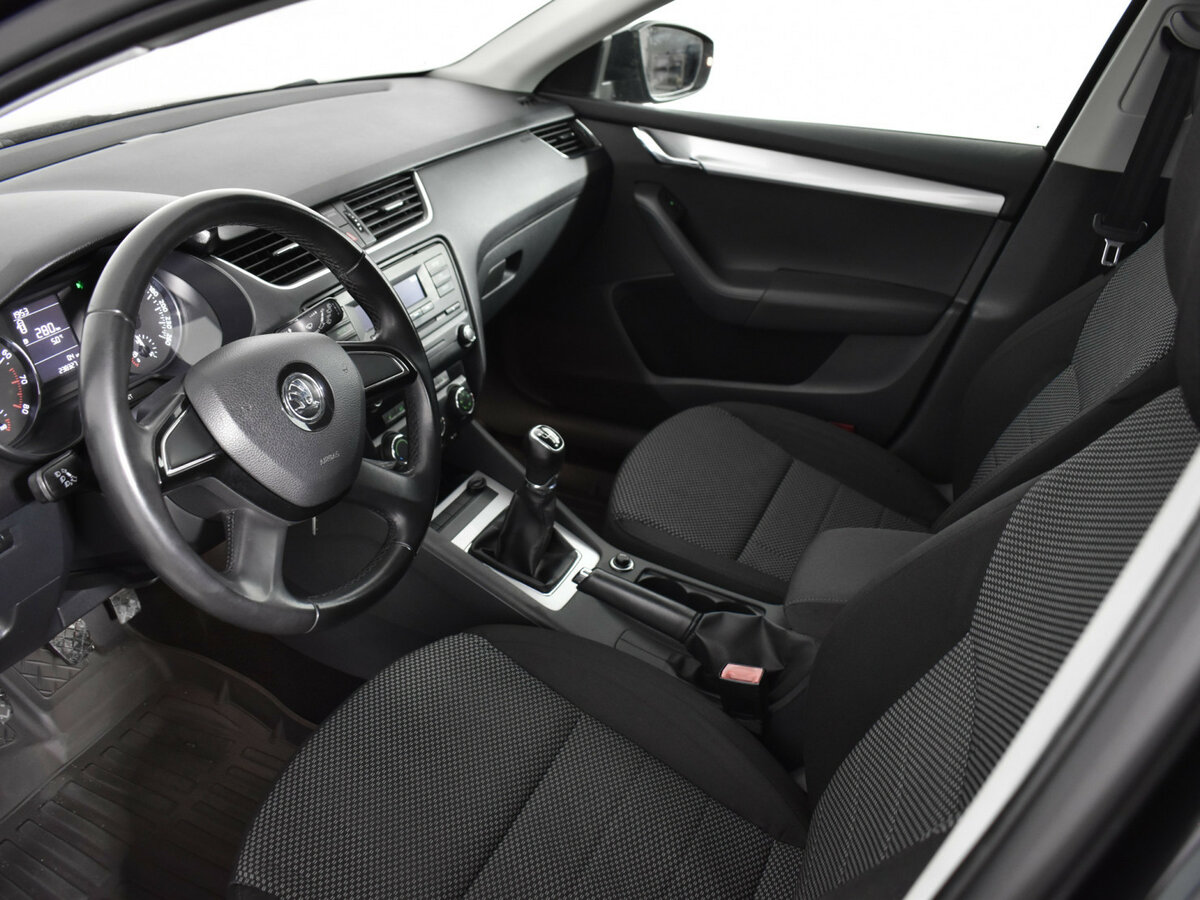 Б/У Шкода Октавия 2014 года. Фото: #8