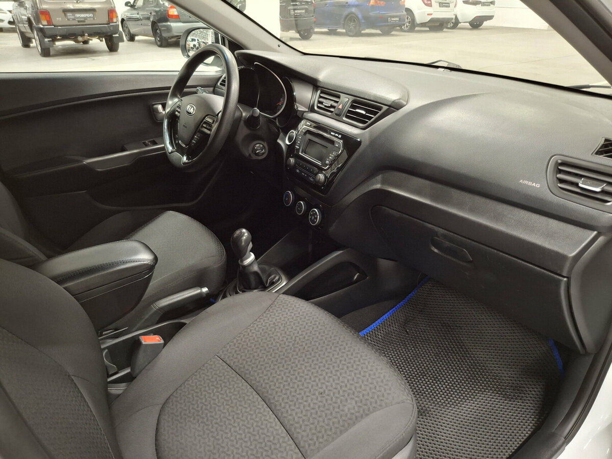 Б/У Киа Рио 2017 года. Фото: #10