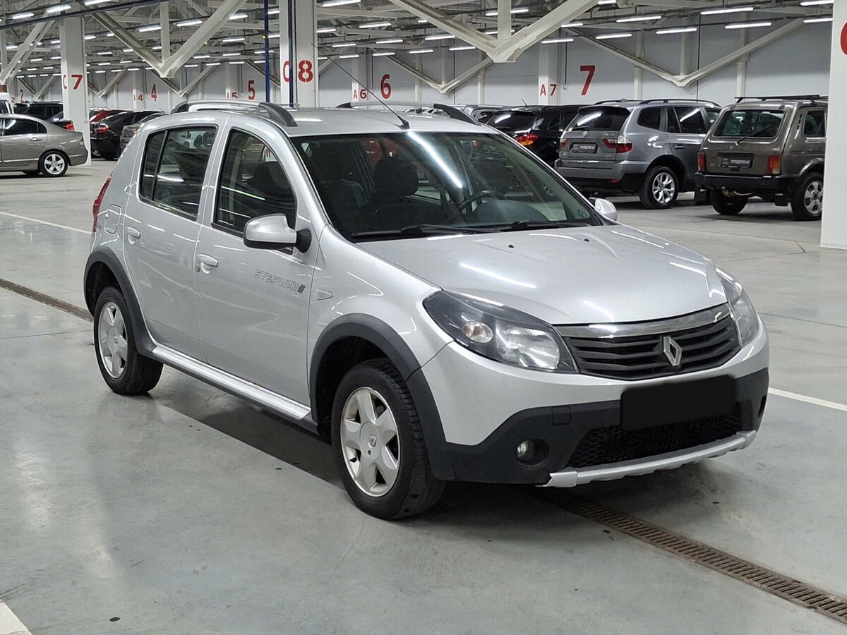 Б/У Рено Сандеро 2013 года. Фото: #2