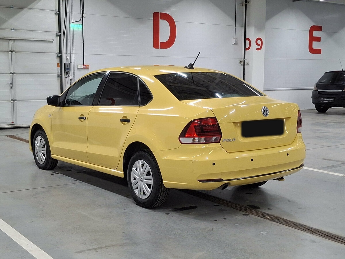 Б/У Фольксваген Поло 2017 года. Фото: #6