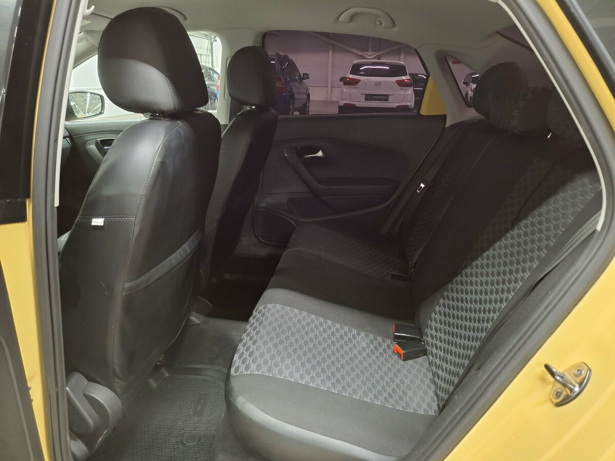 Б/У Фольксваген Поло 2017 года. Фото: #11